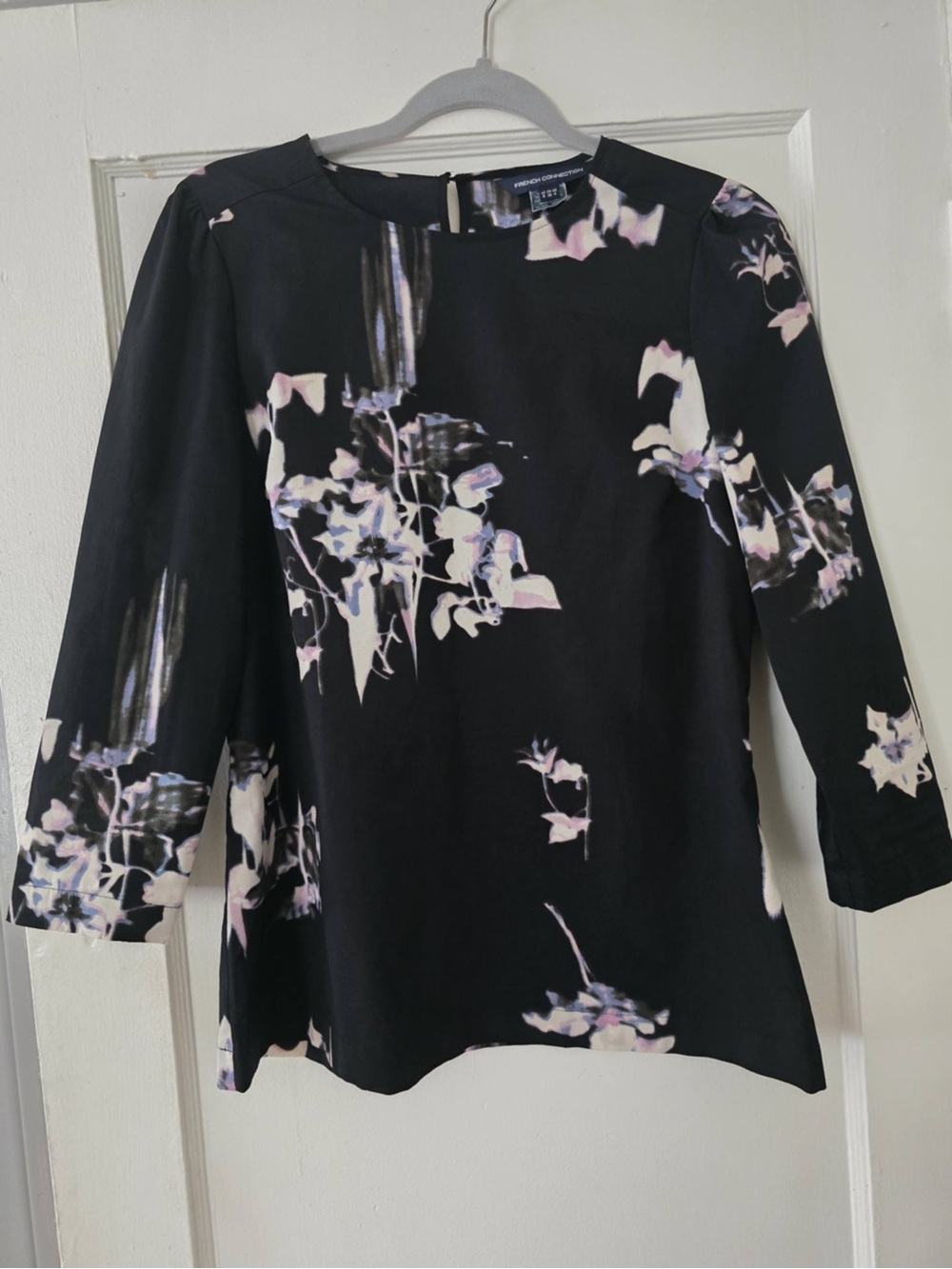 French Connection Black Top Blous with Pink & Lavender Floral 3/4 sleeve size 4